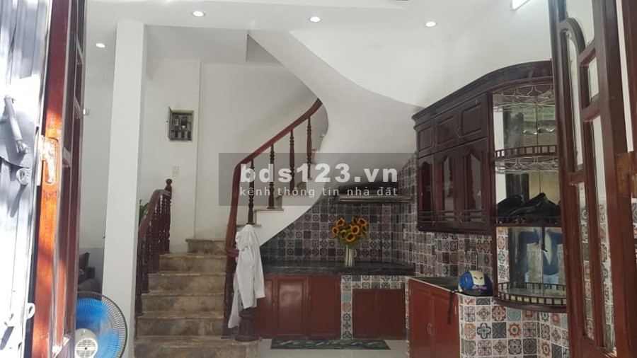 Bán nhà 1 nhà ra phố Giáp Nhị Hoàng Mai, diện tích 36m2, 4 tầng, giá nhỉnh 3 tỷ, kinh doanh
