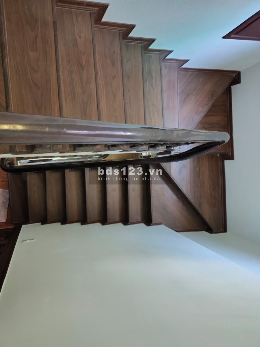 Bán gấp nhà Bồ Đề, Long Biên, ô tô, nhà đẹp ở luôn dt 70m2, giá nhỉnh 4 tỷ 0888868583
