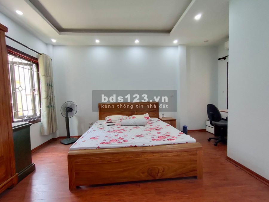 Bán gấp nhà Bồ Đề, Long Biên, ô tô, nhà đẹp ở luôn dt 70m2, giá nhỉnh 4 tỷ 0888868583