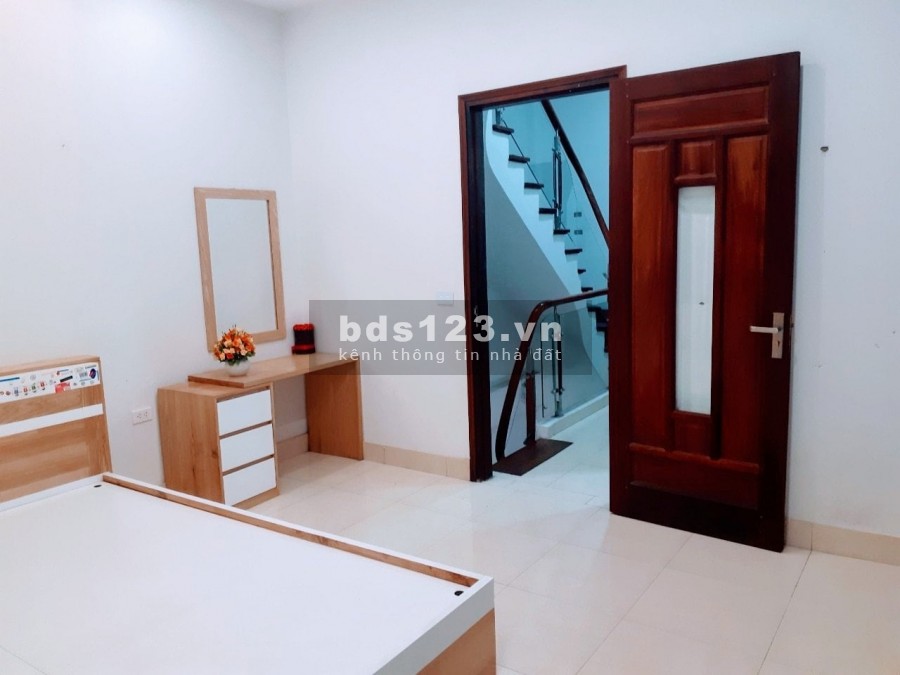 Bán nhà nguyên căn Hoàng Liệt mặt tiền rộng 35m, đúc 4 tầng giá bán 3.4 tỷ