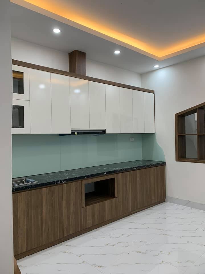 Bán nhà cực đẹp phố Đê La Thành Nhỏ, dt 47m2, đúc 4 tàng, mt 3.7m, giá bán 4.45 tỷ
