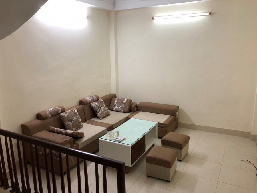 Bán nhà Vạn Phúc dt 40m2, mặt ngõ kd nhỏ, ô tô qua nhà, đỗ cửa giá nhỉnh 4 tỷ
