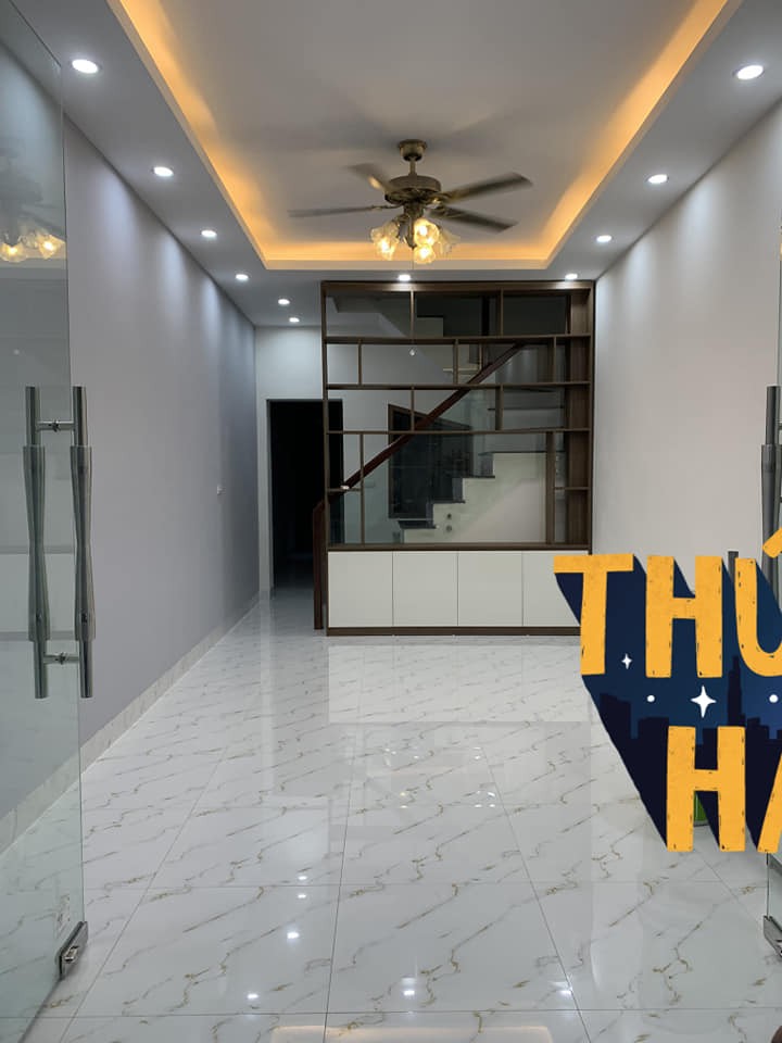 Bán nhà cực đẹp phố Đê La Thành Nhỏ, dt 47m2, đúc 4 tàng, mt 3.7m, giá bán 4.45 tỷ