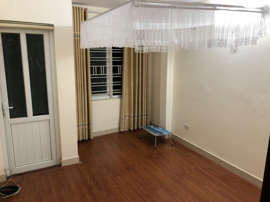 Bán nhà Vạn Phúc dt 40m2, mặt ngõ kd nhỏ, ô tô qua nhà, đỗ cửa giá nhỉnh 4 tỷ