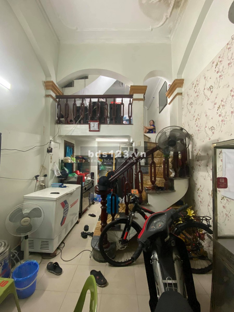 Ban nhà cực hiếm đương Võ Thị Sáu, lô góc, kinh doanh, gần hồ nhỉnh 3 tỷ, lhcc