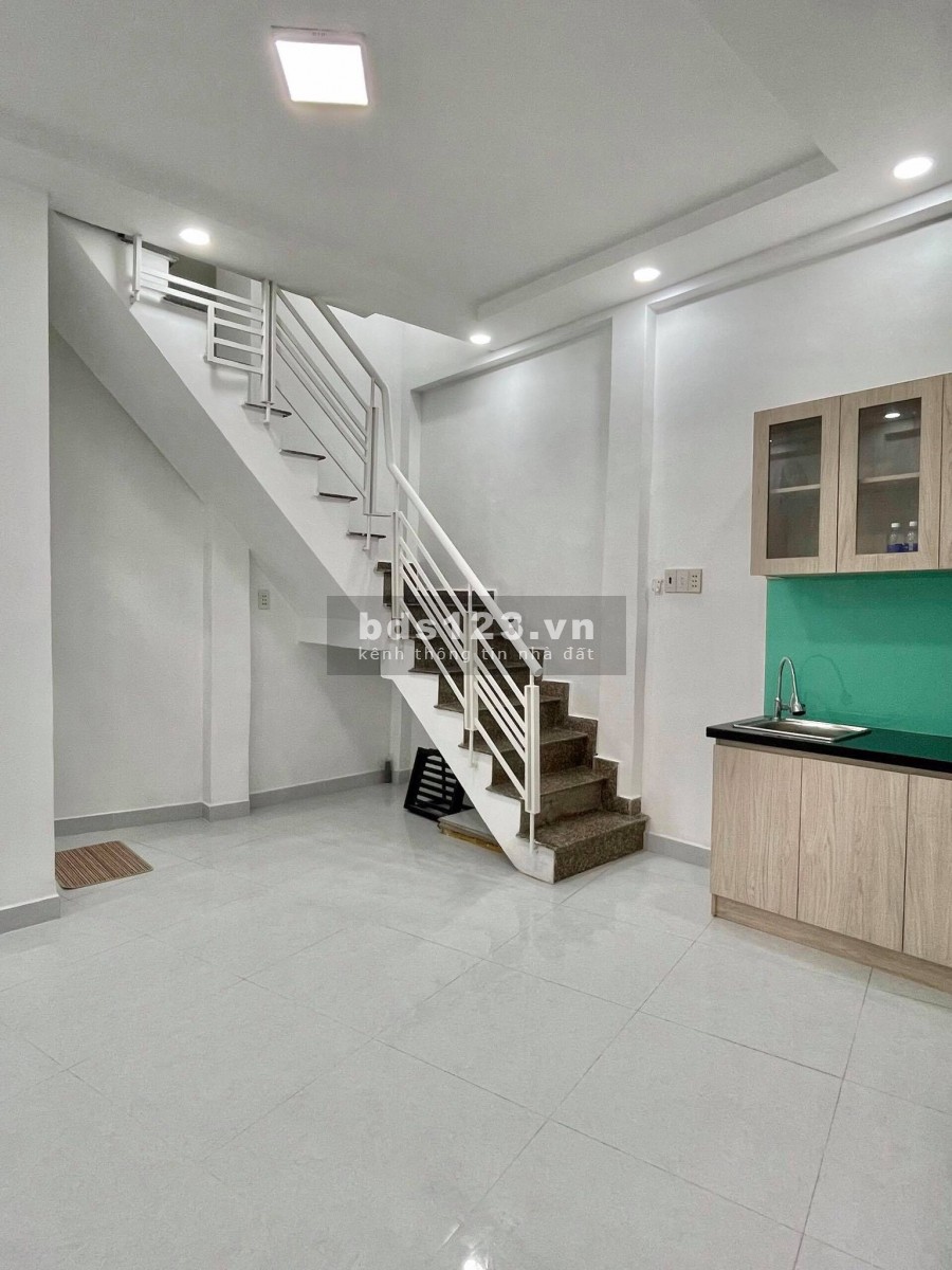 Bán nhà Quang Trung, phường 14 dt 22m2 đúc 2 tầng hẻm xe hơi, giá 2 tỷ 79