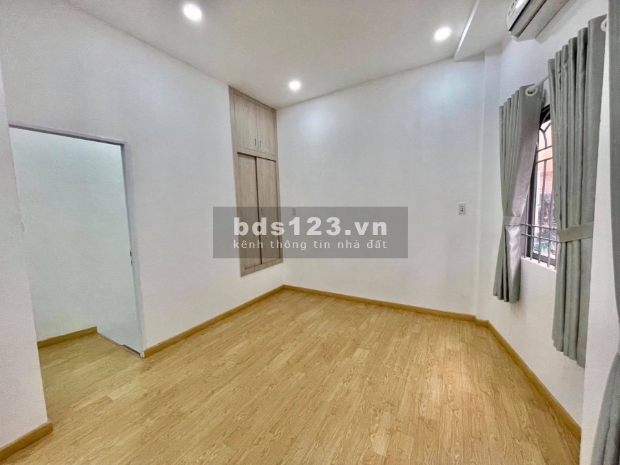 Bán nhà Quang Trung, phường 14 dt 22m2 đúc 2 tầng hẻm xe hơi, giá 2 tỷ 79
