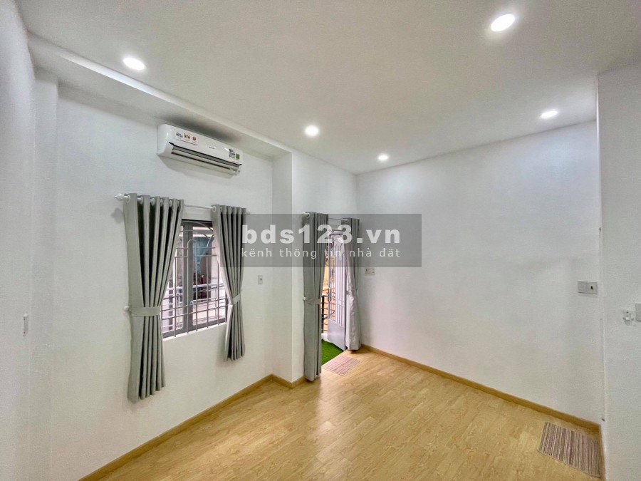 Bán nhà Quang Trung, phường 14 dt 22m2 đúc 2 tầng hẻm xe hơi, giá 2 tỷ 79