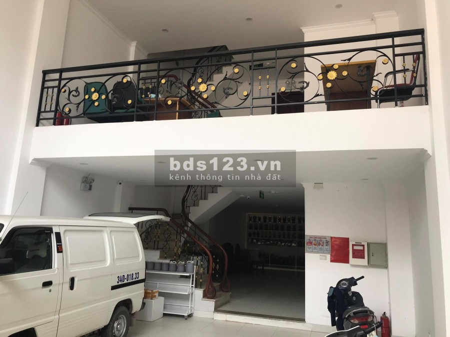 Bán nhà siêu phẩm mặt phố Bồ Đề, sổ đỏ chính chủ, công năng đủ, để lại nội thất
