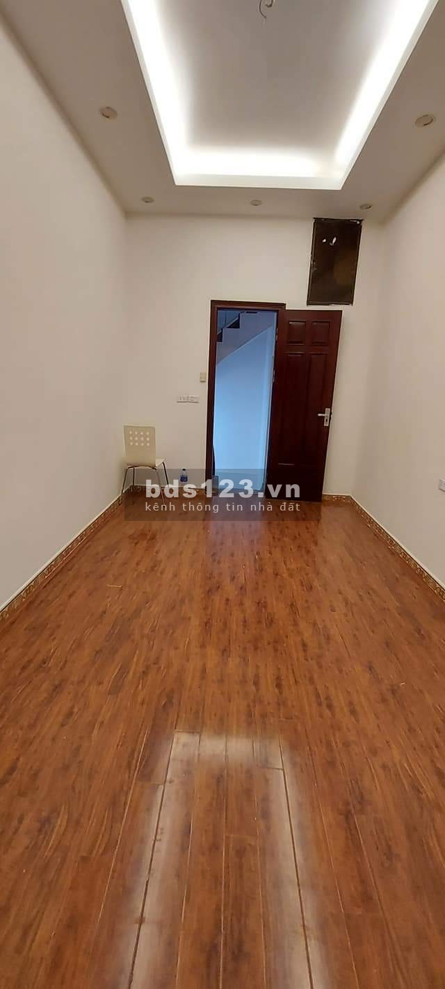 Bán nhà giá rẻ Lê Thanh Nghị gần trường ĐH Bách Khoa 25m, 5 tầng giá 2.75 tỷ