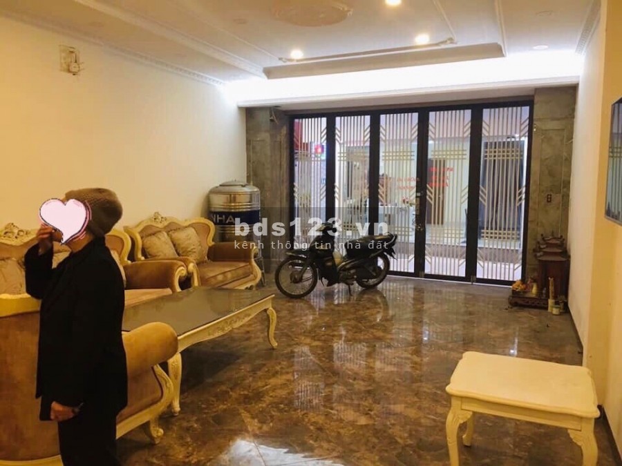 Phố Lê Văn Lương kinh doanh tốt gara ô tô 7 chỗ, dt 60m2, t 5m, giá quá hợp lí