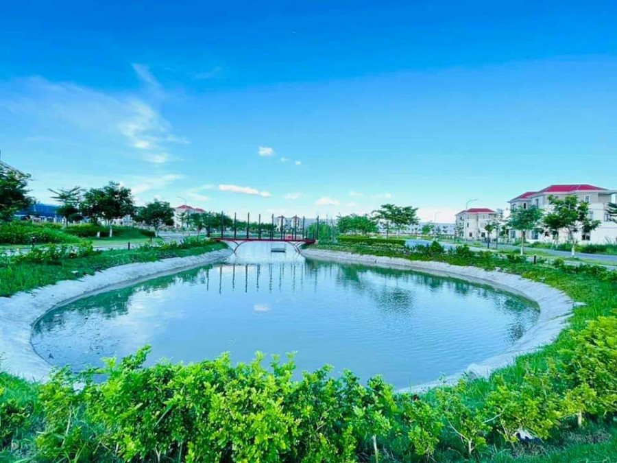 Biệt thự đơn lập 216m2 view hồ điều hòa , công viên cây xanh tiêu chuẩn Singapore