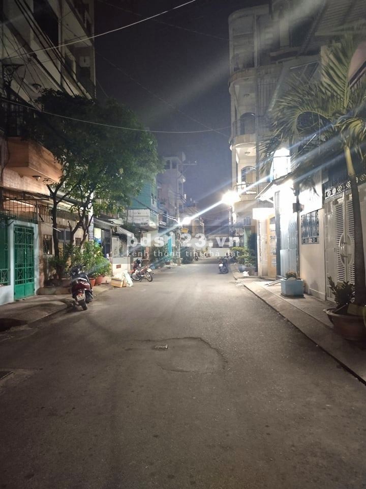 Bán nhà lô góc 2 hẻm xe tải Lạc Long Quân diện tích 35m2 giá giảm 1tỷ còn 4.6tỷ
