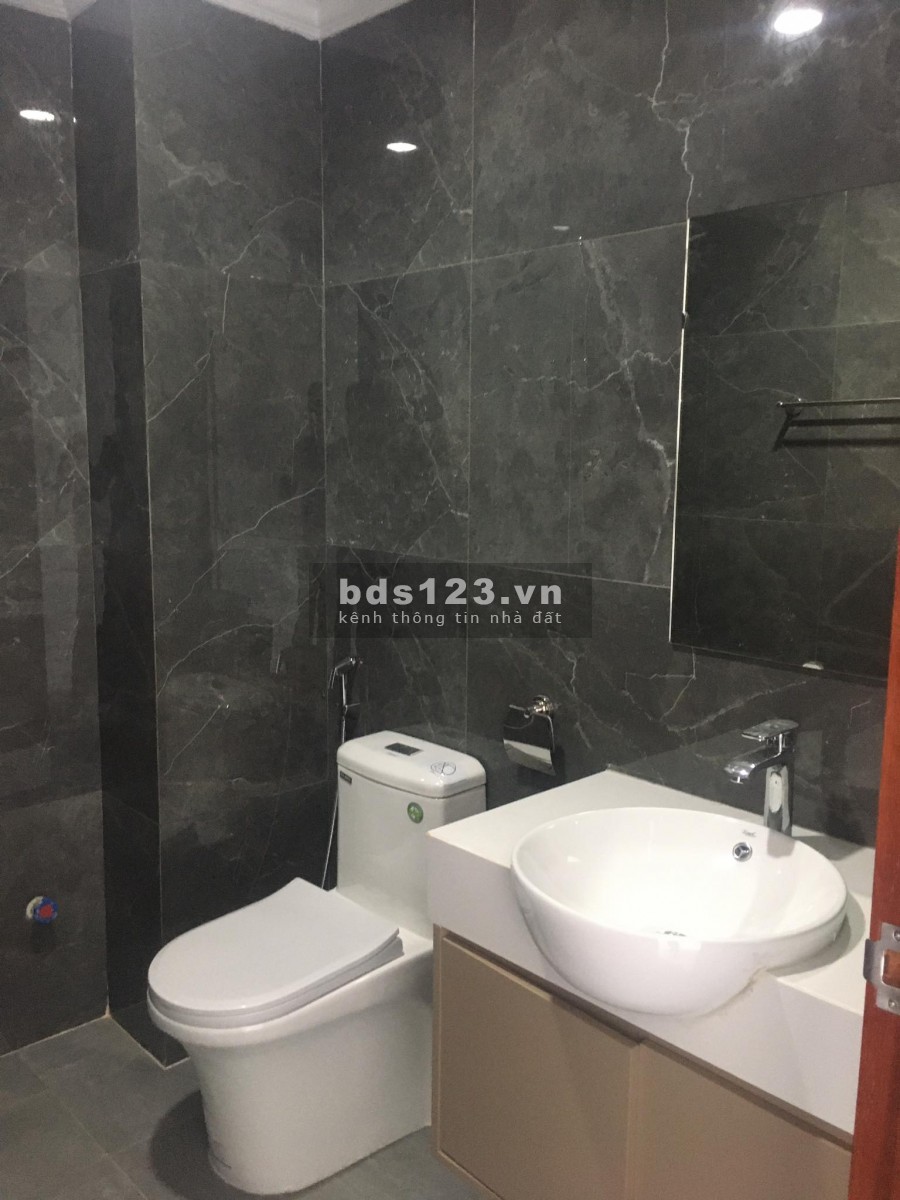 Chính chủ bán nhà 5 tầng phân lô viện Nông Nghiệp, ô tô tránh KD y dược, giá 3.5 tỷ