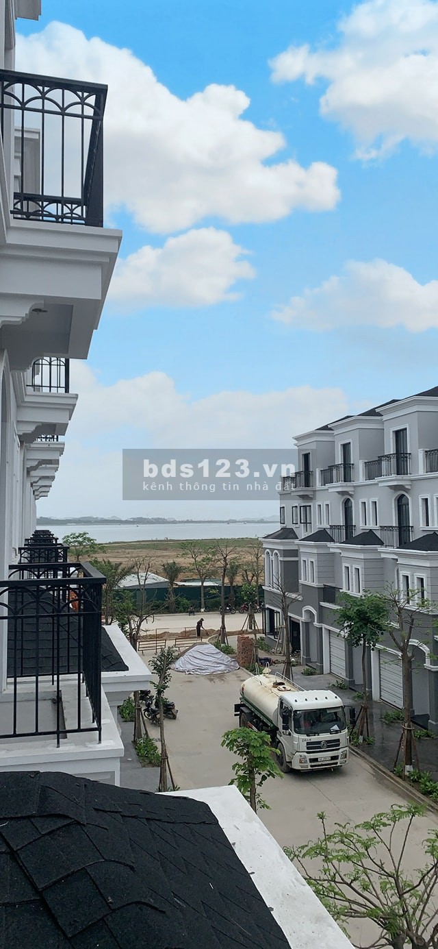 Nhà phố 4 tầng- 325m2 mặt vinh Hạ Long, trước mặt là Resort 6* đầu tiên tại tp Hạ Long giá 9 tỷ lh 0985486255