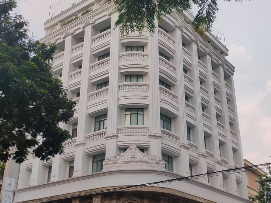 Tòa văn phòng 11 tầng, mặt tiền 16m, mặt phố Nguyễn Văn Huyên, tầng hầm, đẳng cấp