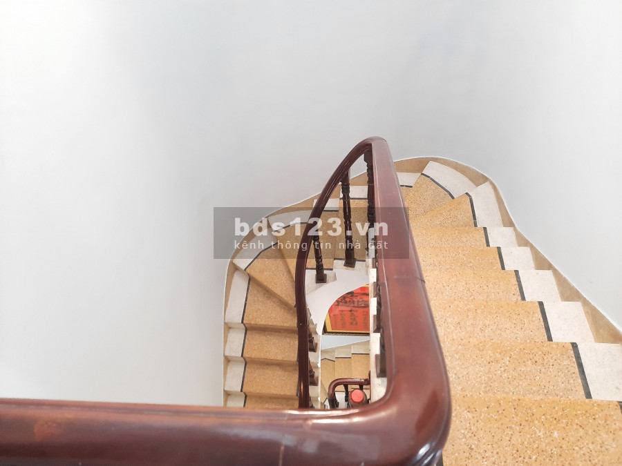 Bán gấp nhà tại ngõ 559 Kim Ngưu, 42m, 4 tầng, MT: 4m chỉ nhỉnh 3 tỷ