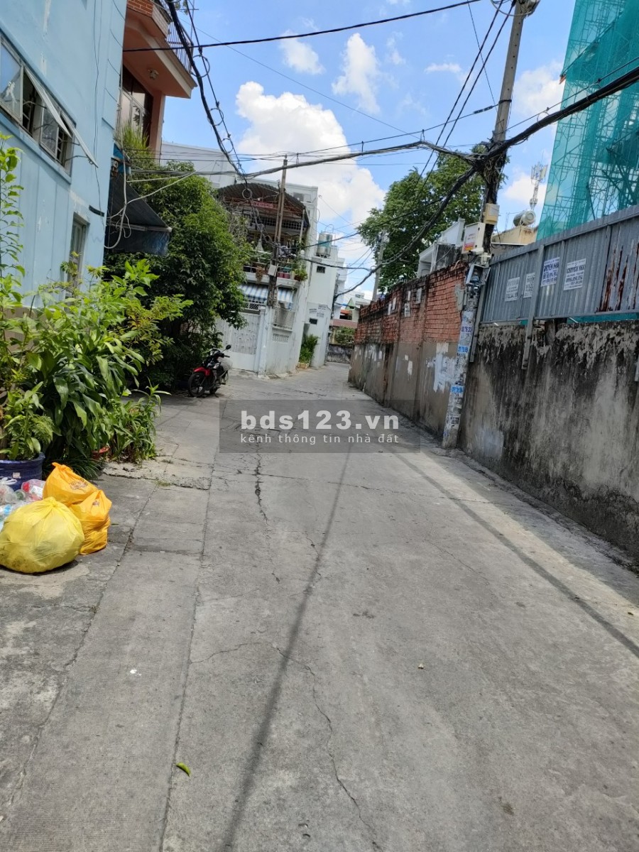 Bán nhà đường Nguyên Hồng, tặng toàn bộ nội thất giá 3.9 tỷ, pháp lí chuẩn