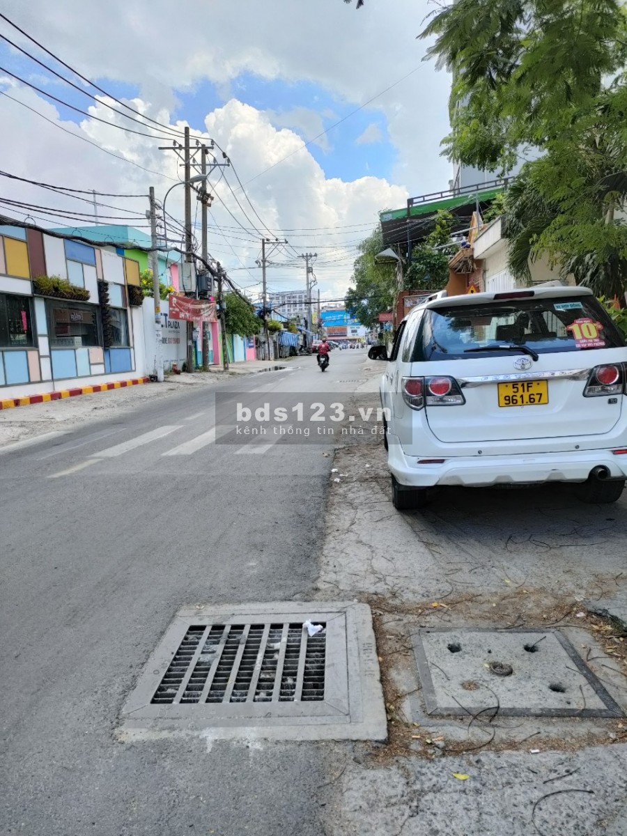 Bán nhà đường Nguyên Hồng, tặng toàn bộ nội thất giá 3.9 tỷ, pháp lí chuẩn
