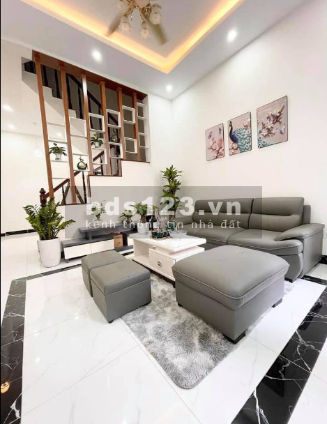 Tôi cần bán nhà phố Nguyễn Khang, Quận Cầu Giấy nội thất đầy đủ ô tô đỗ giá rẻ