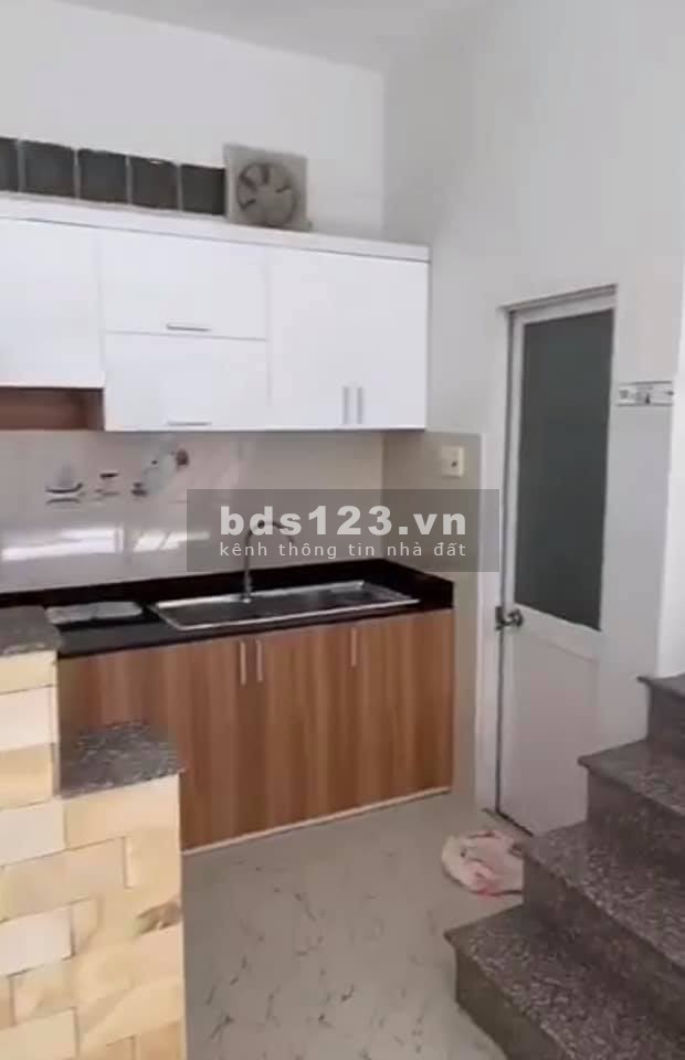 Covid bán nhà gấp nguyên căn dt 4mx9m Hoàng Hoa Thám, giá chỉ 4.35 tỷ