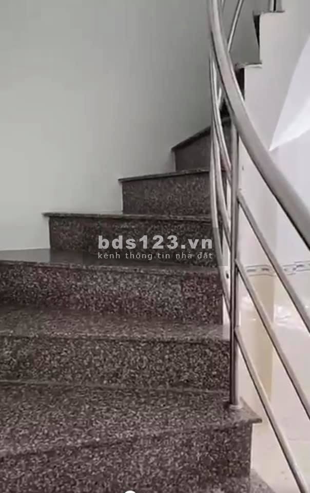 Covid bán nhà gấp nguyên căn dt 4mx9m Hoàng Hoa Thám, giá chỉ 4.35 tỷ