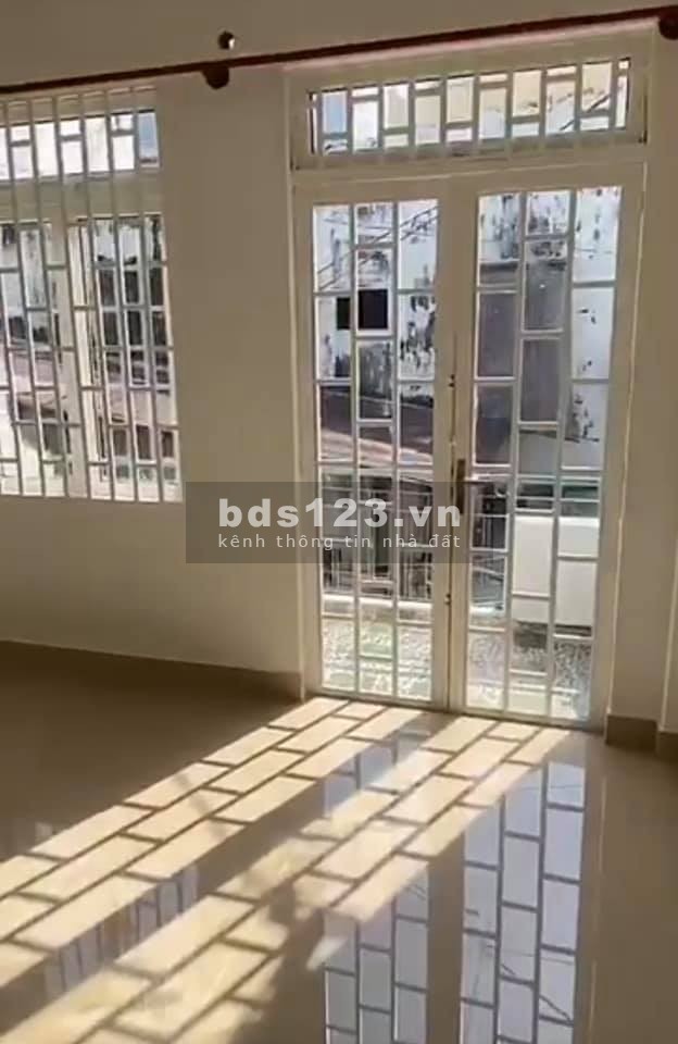 Covid bán nhà gấp nguyên căn dt 4mx9m Hoàng Hoa Thám, giá chỉ 4.35 tỷ