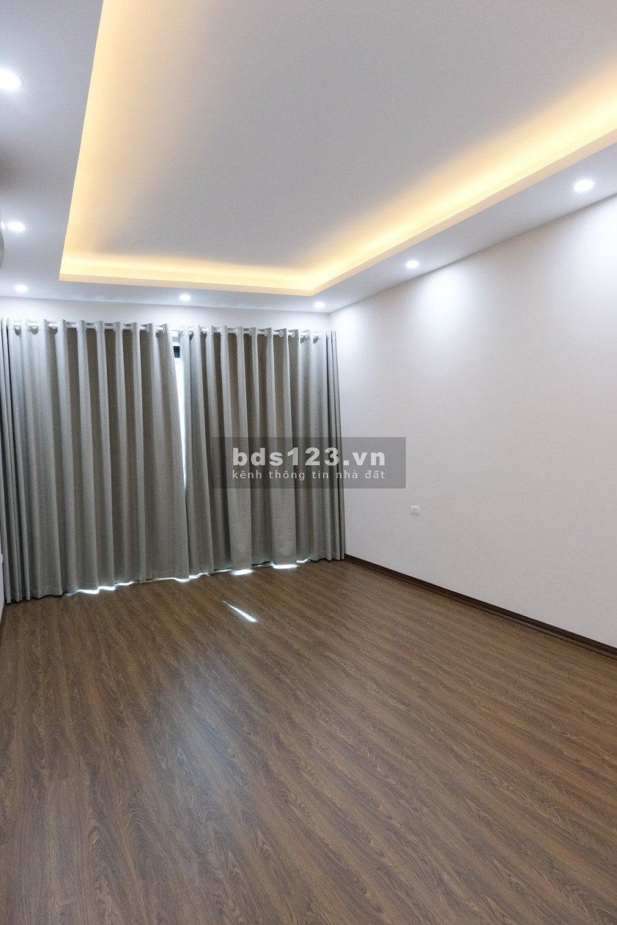 Bán Nhà Nguyễn Ngọc Nại diện tích 46m2, gara ô tô kinh doanh đúc 7 Tầng