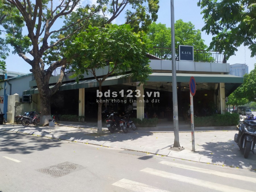 Cho thuê nhà riêng mặt đường Nguyễn Văn Huyên- Cầu Giấy: DT 25m2x 2tầng, 15tr