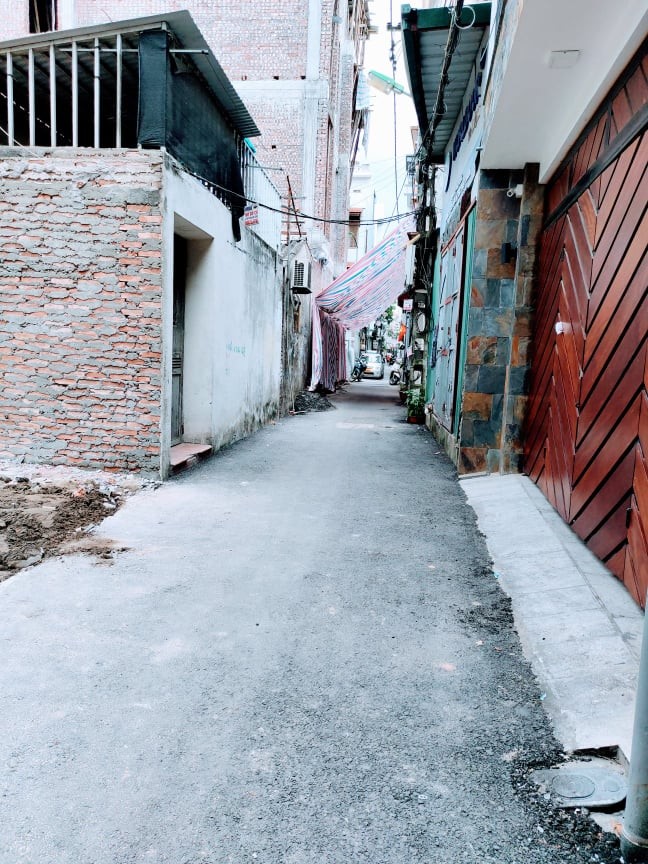 Bán đất Ngọc. Thuỵ, ngõ thông ô tô đỗ cửa, kinh doanh, dt 42m2, giá 3.25 tỷ, lh 0963521933