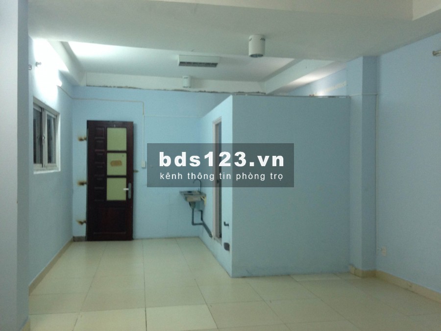 Cho thuê phòng MT 68A Phan Đăng Lưu, P 5, Phú Nhuận, DT: 22m2 (Có Thang máy - Máy giặt miễn phí)
