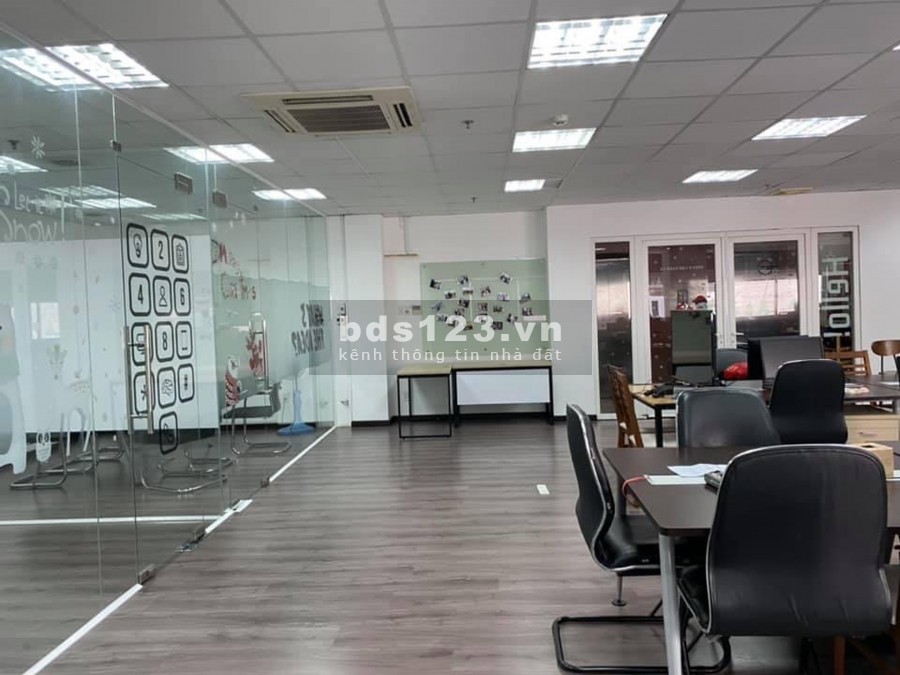 Nhà cho thuê nguyên căn đường Lê Văn Sỹ Quận Phú Nhuận, dt 10x18m, 1 lầu đúc