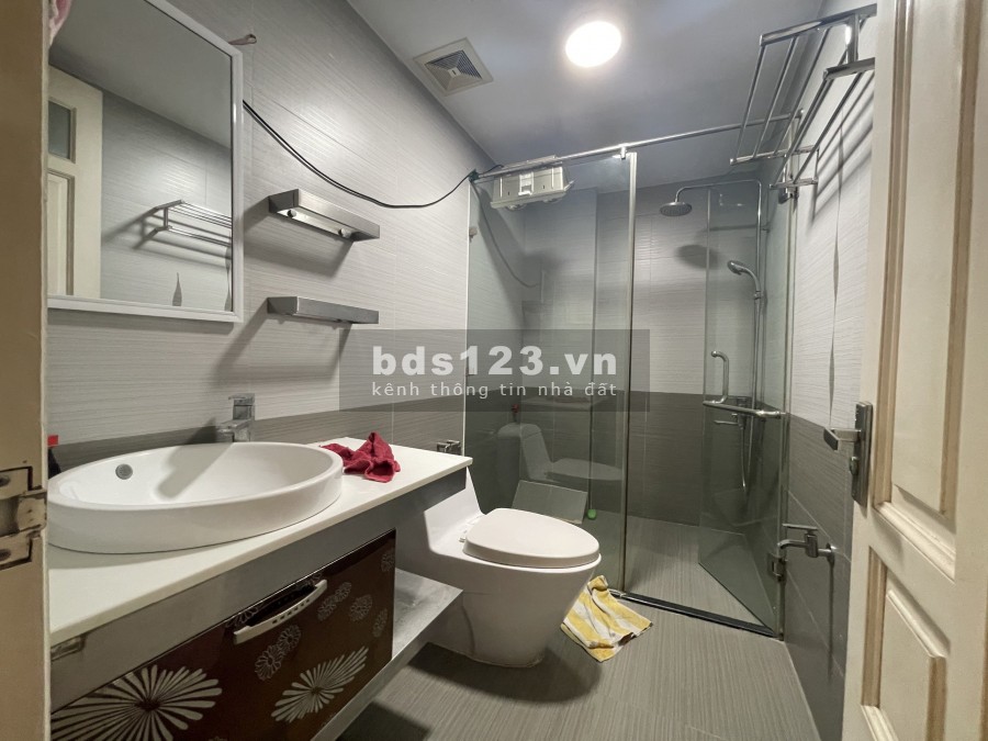 Chính chủ bán gấp nhà phố Thái Hà 5 tầng 89m2, MT 4.8m, ngõ ô tô vào tận cửa. LH 0973781843 Ánh.