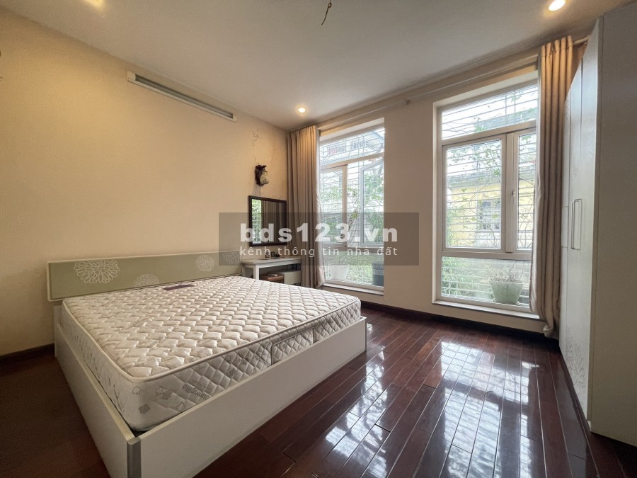 Chính chủ bán gấp nhà phố Thái Hà 5 tầng 89m2, MT 4.8m, ngõ ô tô vào tận cửa. LH 0973781843 Ánh.