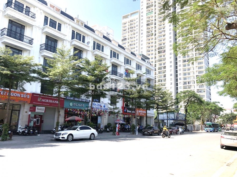 Chính chủ cần nhượng lại căn góc Shophouse mặt phố 112m2 full nội thất giá 34 tỷ. LH: 0862265595