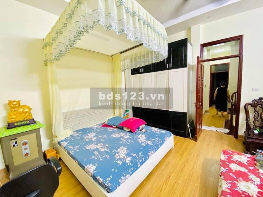 Ban nhà Lê Quý Đôn Nguyễn Trãi Quận Hà Đông gía 5.8 tỉ 50m2 cực đẹp mặt tiền 3.4m