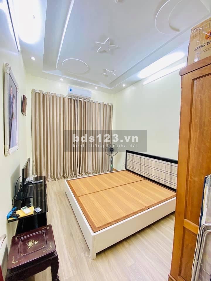 Ban nhà Lê Quý Đôn Nguyễn Trãi Quận Hà Đông gía 5.8 tỉ 50m2 cực đẹp mặt tiền 3.4m