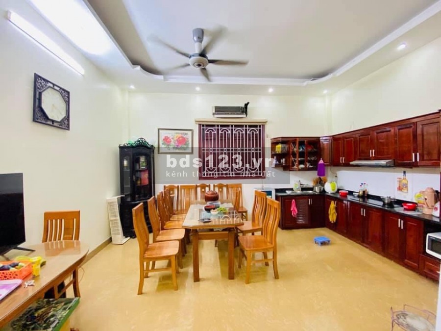 Ban nhà Lê Quý Đôn Nguyễn Trãi Quận Hà Đông gía 5.8 tỉ 50m2 cực đẹp mặt tiền 3.4m