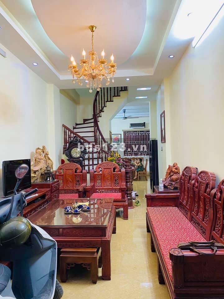 Ban nhà Lê Quý Đôn Nguyễn Trãi Quận Hà Đông gía 5.8 tỉ 50m2 cực đẹp mặt tiền 3.4m