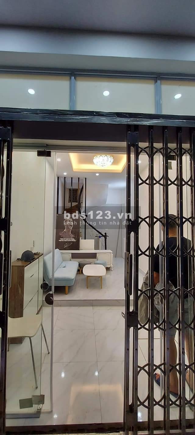 Bán nhà giá rẻ Lê Thanh Nghị gần trường ĐH Bách Khoa 25m, 5 tầng giá 2.75 tỷ