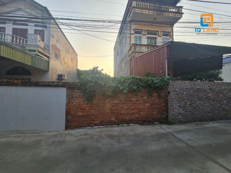 Cần bán gấp lô đất 80m2, Nguyên Khê mt 4.5m, ngõ thông giá chỉ 24 triệu/m2.
