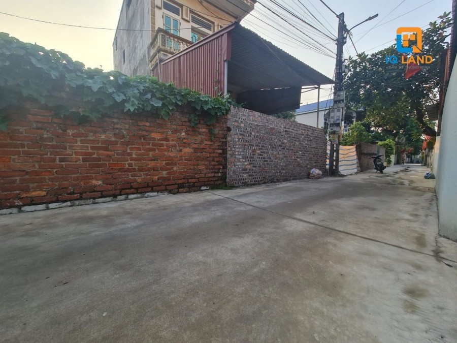 Cần bán gấp lô đất 80m2, Nguyên Khê mt 4.5m, ngõ thông giá chỉ 24 triệu/m2.