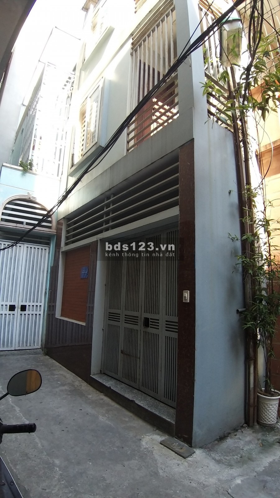 Chuyển công tác cần bán gấp nhà 54m2 phố Yên Hòa, gần trường, gần chợ