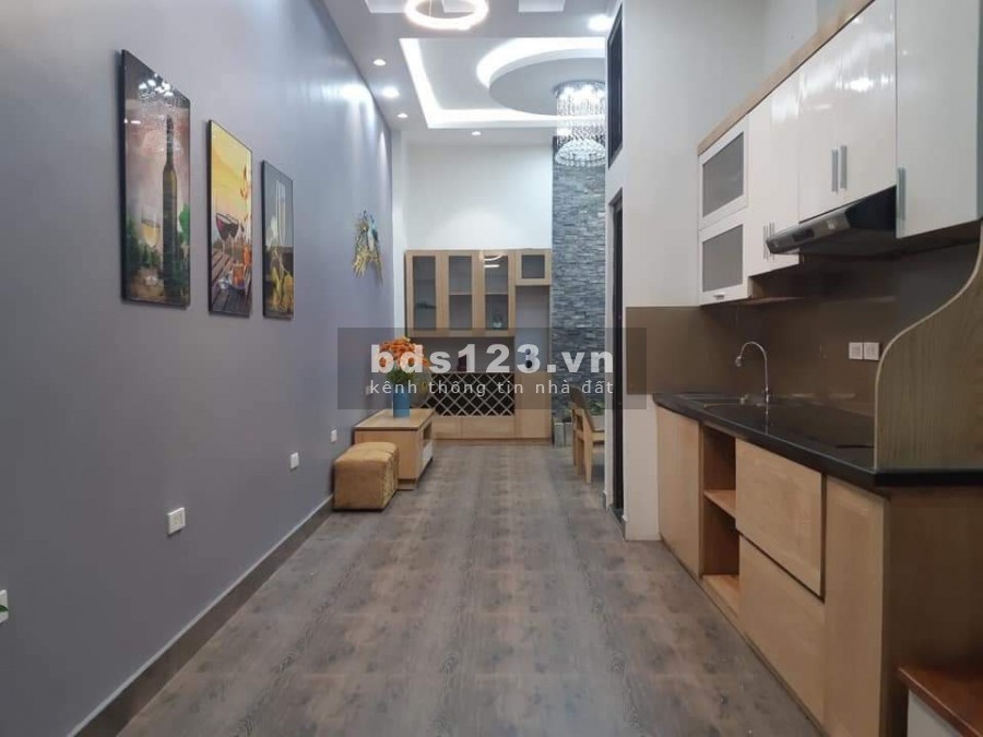 Bán nhà nguyên căn còn. mới bàn giao vào ở ngay phố Đại Từ, 5 tầng, giá bán 3.6 tỷ