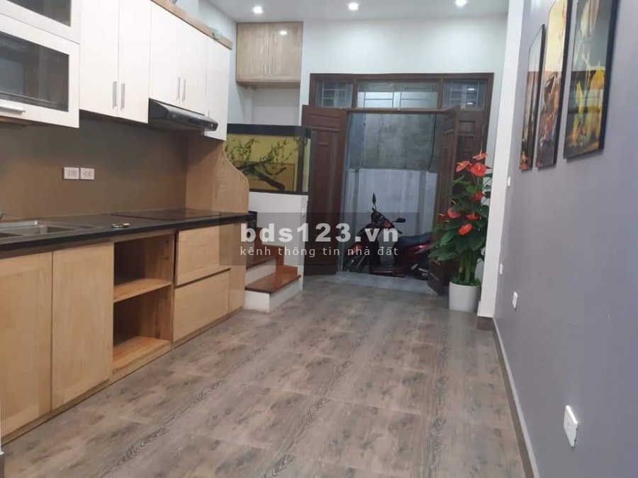 Bán nhà nguyên căn còn. mới bàn giao vào ở ngay phố Đại Từ, 5 tầng, giá bán 3.6 tỷ