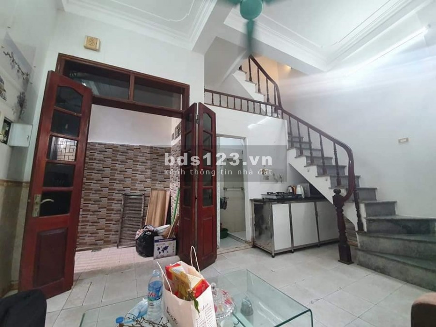 Bán nhà phố Trương Định dt 25m2, 3 tầng, mặt tiền 4m8, chỉ 1.95 tỷ, Quận Hai Bà Trưng