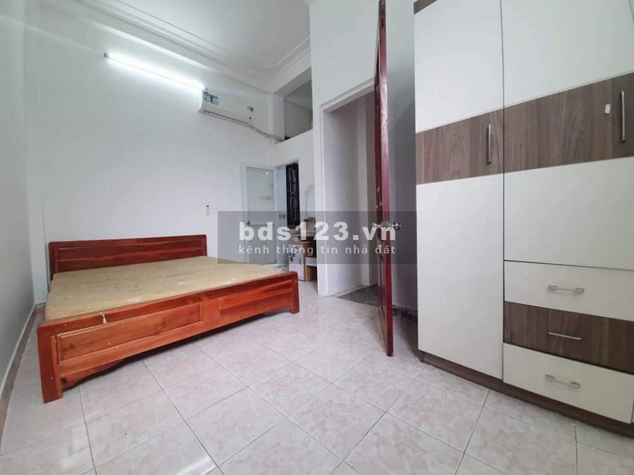 Bán nhà phố Trương Định dt 25m2, 3 tầng, mặt tiền 4m8, chỉ 1.95 tỷ, Quận Hai Bà Trưng