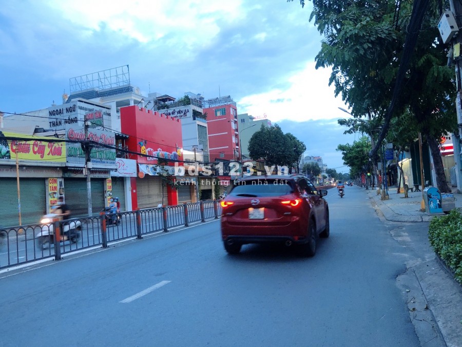 Nhà NGỘP mặt tiền Quang Trung, 95m2, siêu kinh doanh, vị trí vàng, 11 tỷ 500.