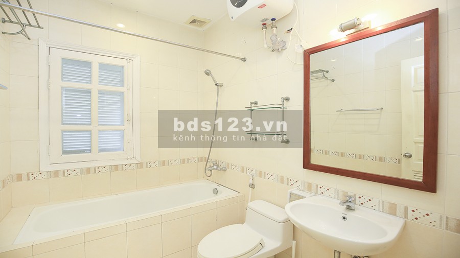 Bán nhanh biệt thự Ciputra căn góc 219m2, 3.5 tầng đồ cơ bản giá tốt - 0974606535.