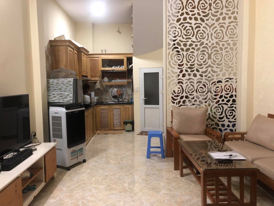 Bán nhà nguyên căn đường Võ Chí Công, dt 35m2, dt 35m2, mt 4m, dân xây, giá 3.2 tỷ